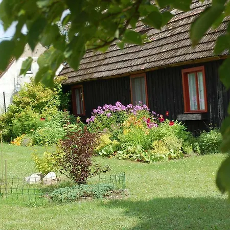 Hébergement de vacances Wiejska Chata Posrod Lasow *